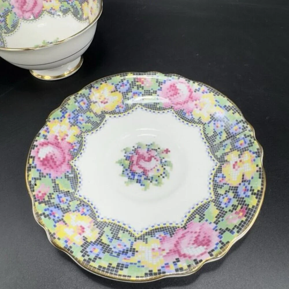 PARAGON Teacup‎ and Saucer Gingham Rose Needlepoint Pattern Porcelain Bone China